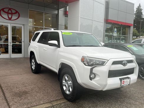 Certified 2016 Toyota 4Runner SR5 AWD/4WD image 12