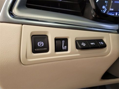 Used 2020 Cadillac XT5 Premium Luxury image 15