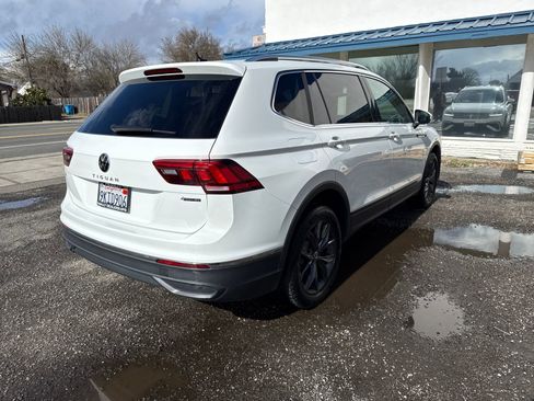Used 2024 Volkswagen Tiguan SE image 5