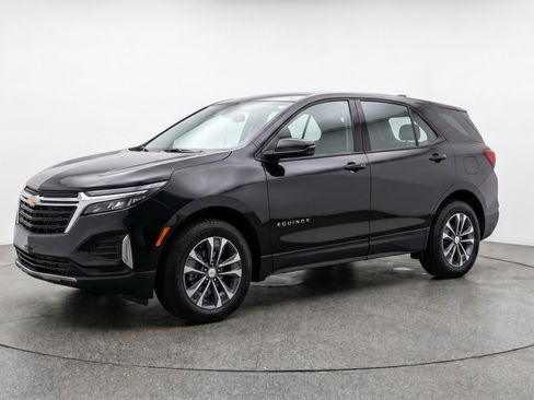 Used 2025 Chevrolet Equinox LT FWD image 3