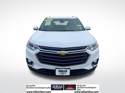 Used 2021 Chevrolet Traverse LT image 2