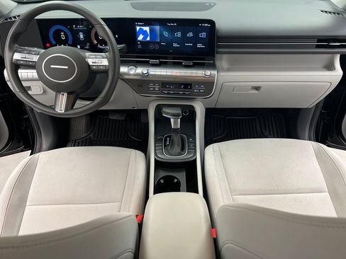 Used 2025 Hyundai Kona SEL FWD image 35