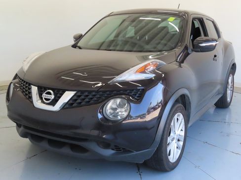 Used 2016 Nissan Juke S FWD image 7
