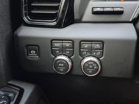 Certified 2024 GMC Sierra 1500 AT4 w/ Technology Package image 20