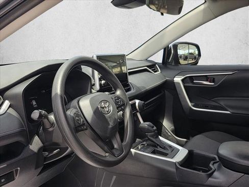 Used 2025 Toyota RAV4 XLE FWD image 13