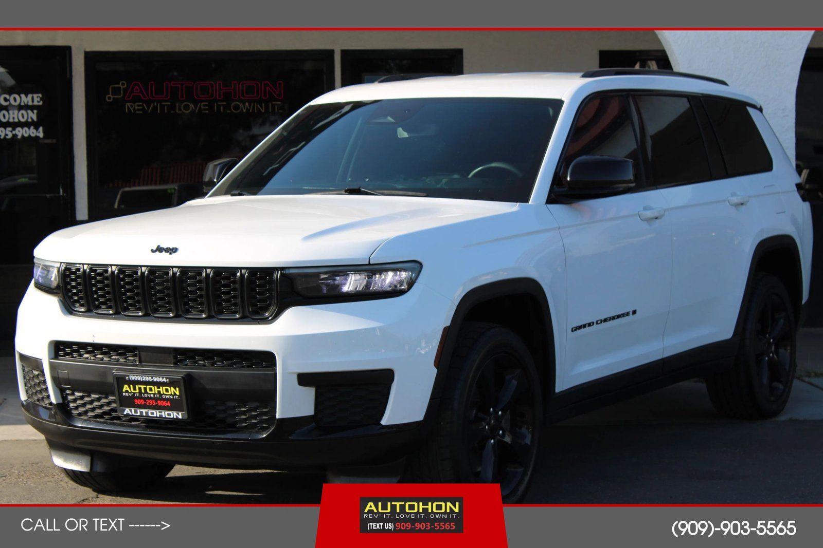 Used 2023 Jeep Grand Cherokee L Laredo RWD image 1