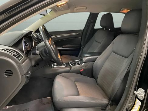 Used 2022 Chrysler 300 Touring w/ Sport Appearance Package RWD image 10