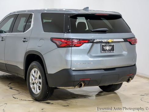 Used 2023 Chevrolet Traverse LS w/ Safety Package AWD/4WD image 9