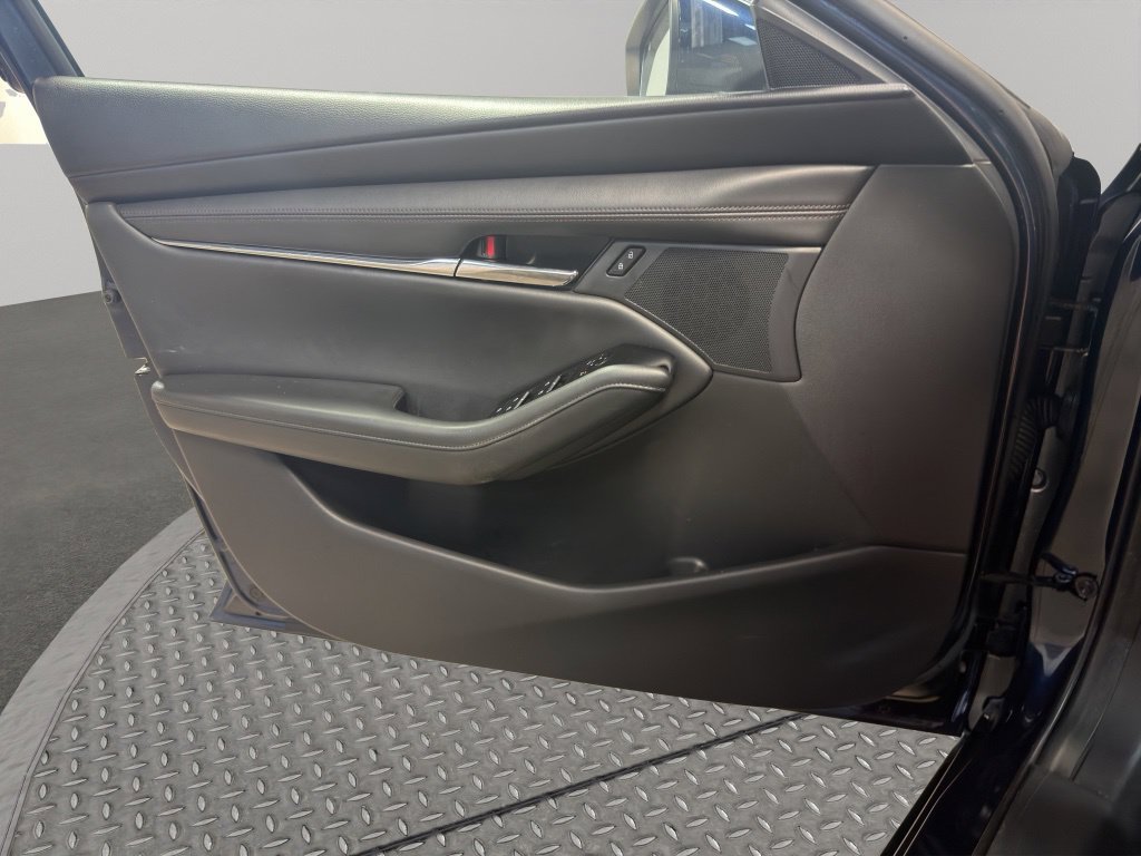 Used 2022 MAZDA MAZDA3 s FWD image 16