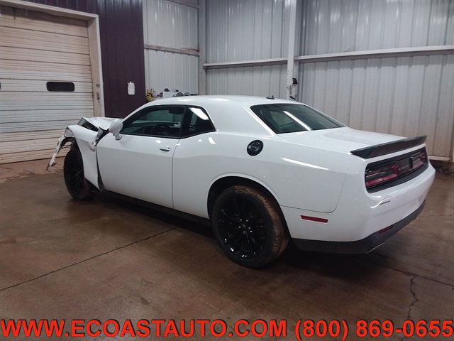 Used 2018 Dodge Challenger SXT w/ Blacktop Package RWD image 4