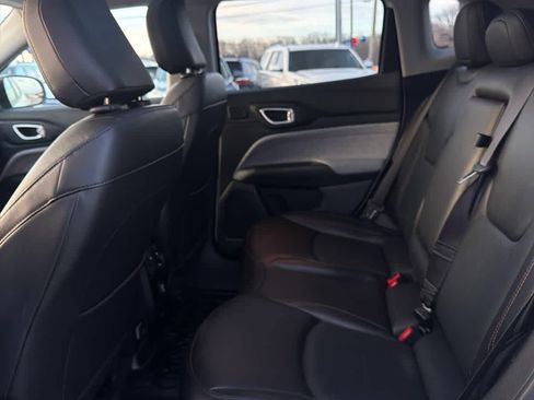 Used 2022 Jeep Compass Latitude w/ Sun and Sound Group image 12