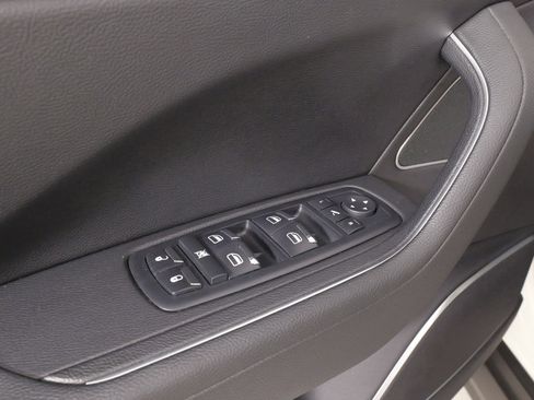 Used 2018 Maserati Levante image 25