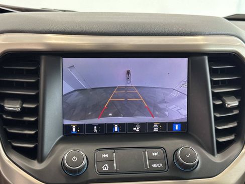 Used 2023 GMC Acadia Denali w/ Denali Technology Package FWD image 17