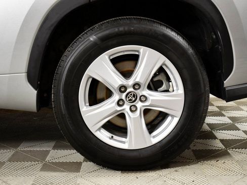 Certified 2022 Toyota Highlander LE image 21