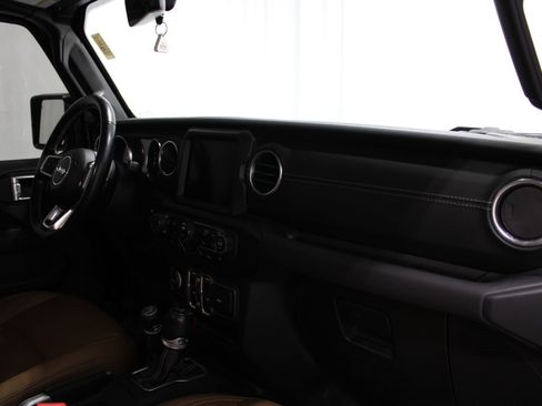 Used 2021 Jeep Wrangler Unlimited Sahara AWD/4WD image 26