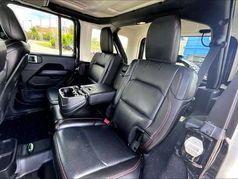 Used 2018 Jeep Wrangler Unlimited Rubicon AWD/4WD image 18