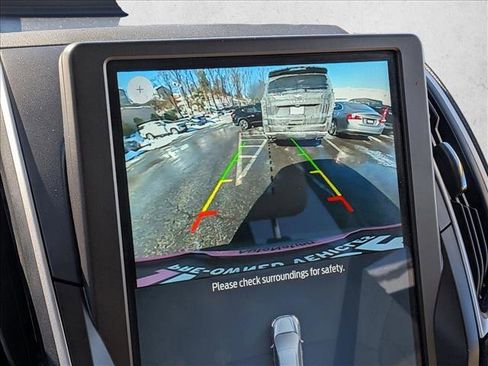 Used 2021 Ford Edge SE image 14