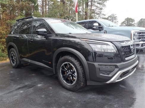 Used 2025 Nissan Pathfinder Rock Creek image 1