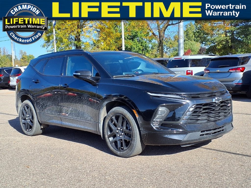 Used 2024 Chevrolet Blazer RS w/ Driver Confidence II Package AWD/4WD image 3