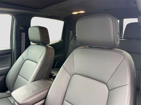 Used 2024 GMC Canyon Elevation w/ Elevation Premium Package image 12