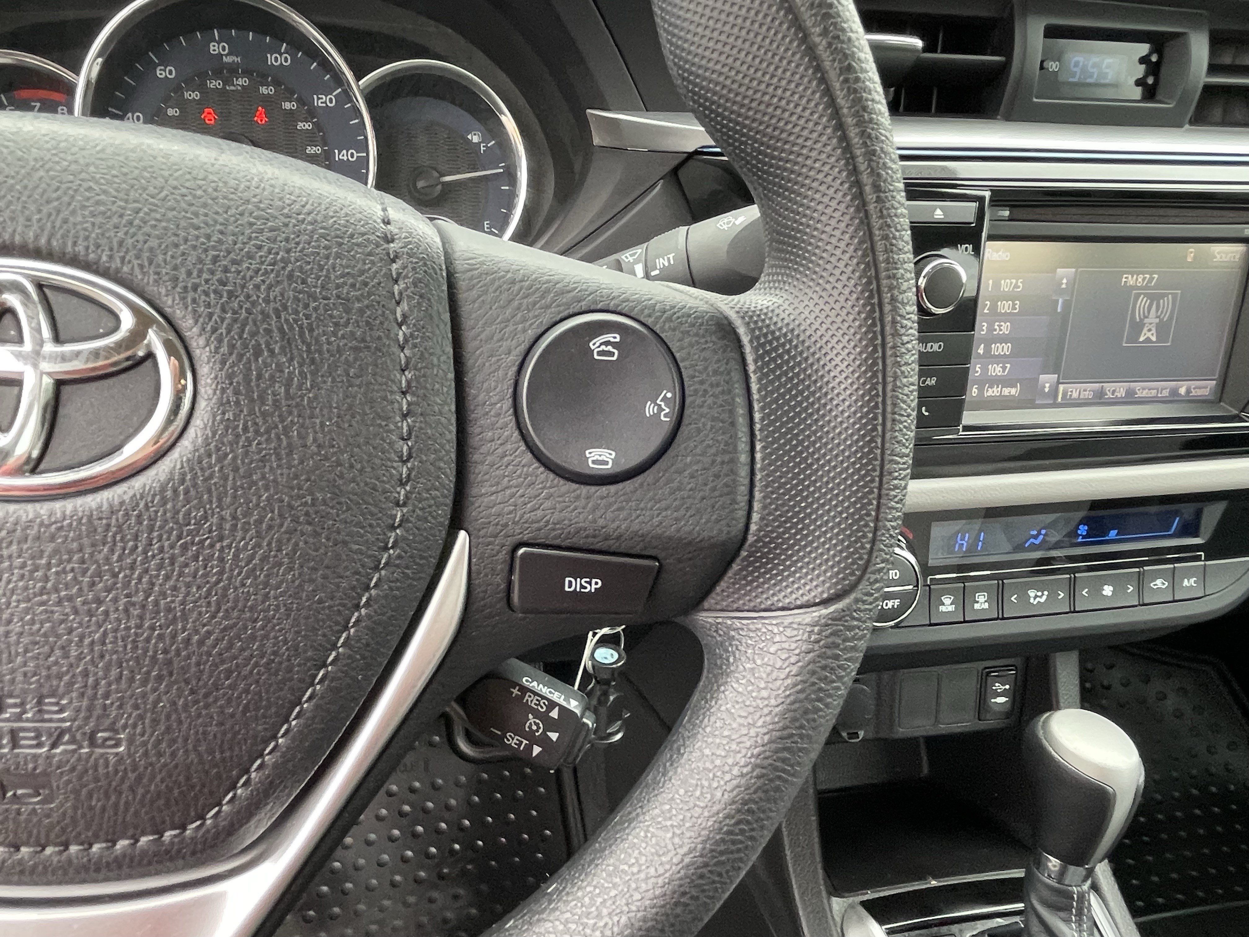 Used 2015 Toyota Corolla LE FWD image 21