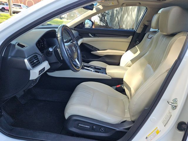 Used 2018 Honda Accord Touring image 10