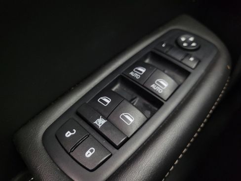 Used 2016 Chrysler 200 C w/ Premium Group image 27