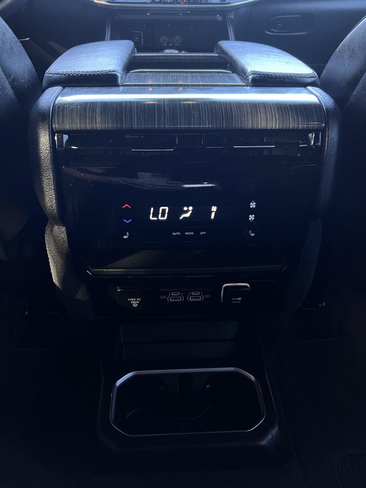 Used 2024 Jeep Wagoneer Series II AWD/4WD image 20