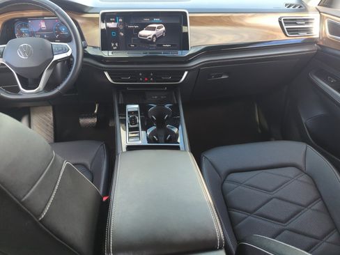 Certified 2025 Volkswagen Atlas SE image 20