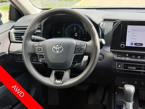 Used 2025 Toyota Camry LE AWD/4WD image 14