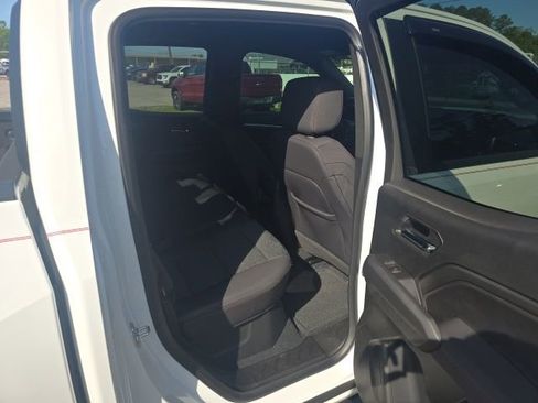 Used 2024 Chevrolet Colorado Z71 w/ Z71 Convenience Package 2 AWD/4WD image 35