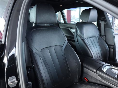 Used 2017 BMW 740i image 38