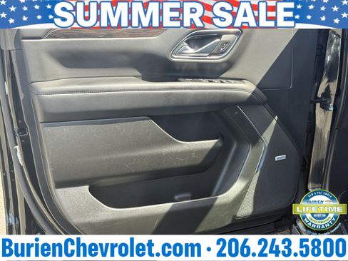 Used 2022 Chevrolet Suburban Z71 AWD/4WD image 9