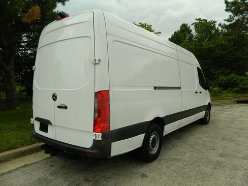 Used 2022 Mercedes-Benz Sprinter 2500 image 7