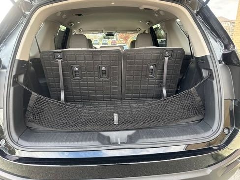 Used 2023 Honda Pilot LX image 17