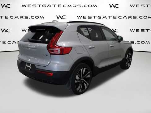 Used 2025 Volvo XC40 B5 Plus image 51