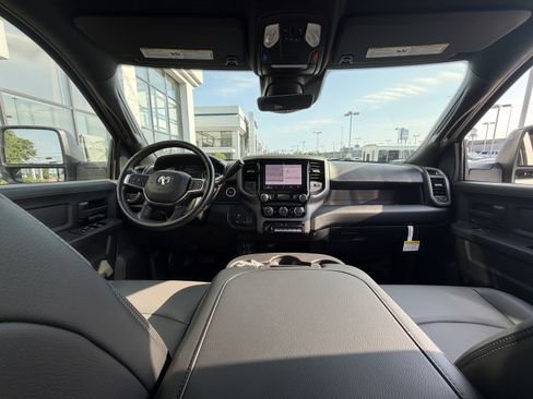 New 2026 RAM 3500 Tradesman AWD/4WD image 23
