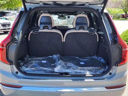 New 2025 Volvo XC90 B5 Core w/ Protection Package Premier image 11