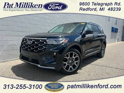 Certified 2025 Ford Explorer Platinum w/ Ultimate Package AWD/4WD image 1