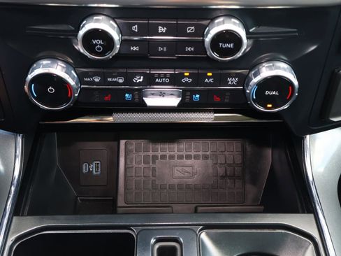 Used 2022 Ford F150 Lariat w/ Max Trailer Tow Package image 29