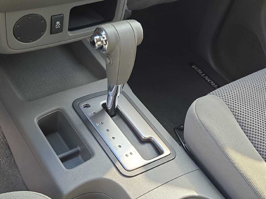 Used 2013 Nissan Frontier SV RWD image 23