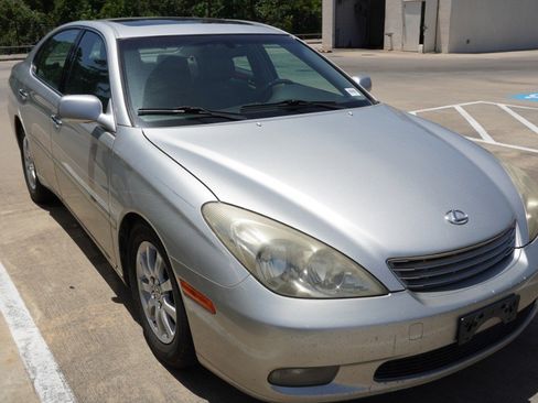 Used 2002 Lexus ES 330 w/ Premium Pkg FWD image 3