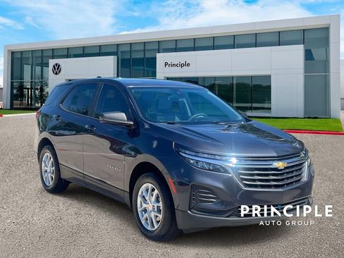 Used 2022 Chevrolet Equinox LS AWD/4WD image 3