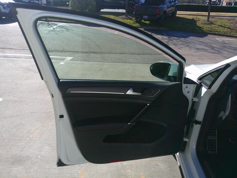 Used 2020 Volkswagen GTI Autobahn image 16