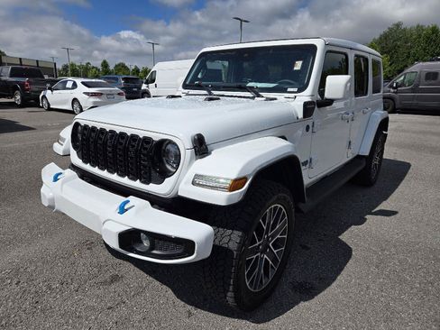 Used 2024 Jeep Wrangler High Altitude AWD/4WD image 3