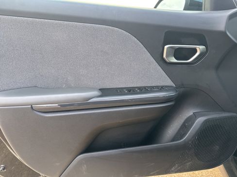 Used 2025 Kia K4 EX image 15