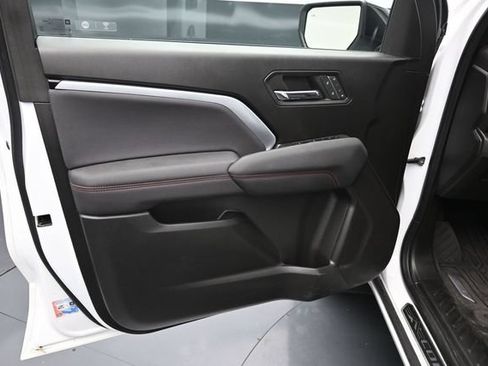 Used 2024 Chevrolet Colorado Z71 w/ LPO, Dark Essentials Package AWD/4WD image 15