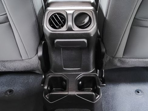 Used 2022 Jeep Wrangler Unlimited Sport AWD/4WD image 28