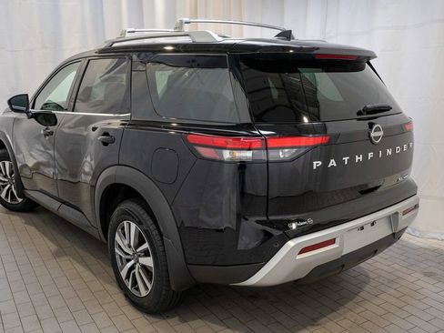 Certified 2024 Nissan Pathfinder SL image 4