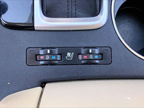 Used 2017 Toyota Highlander Limited Platinum w/ Carpet Mat Package image 35